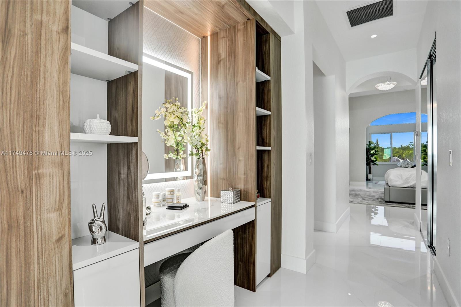 SUNSET LAKES PLAT THREE - Residential