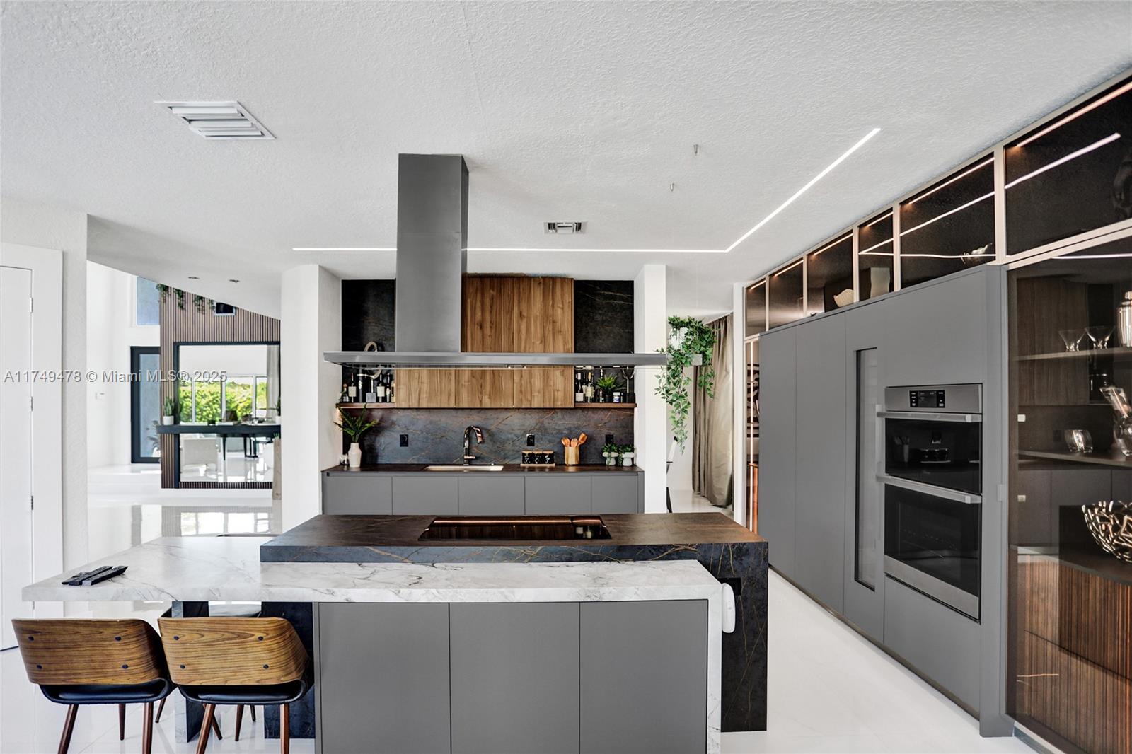 SUNSET LAKES PLAT THREE - Residential