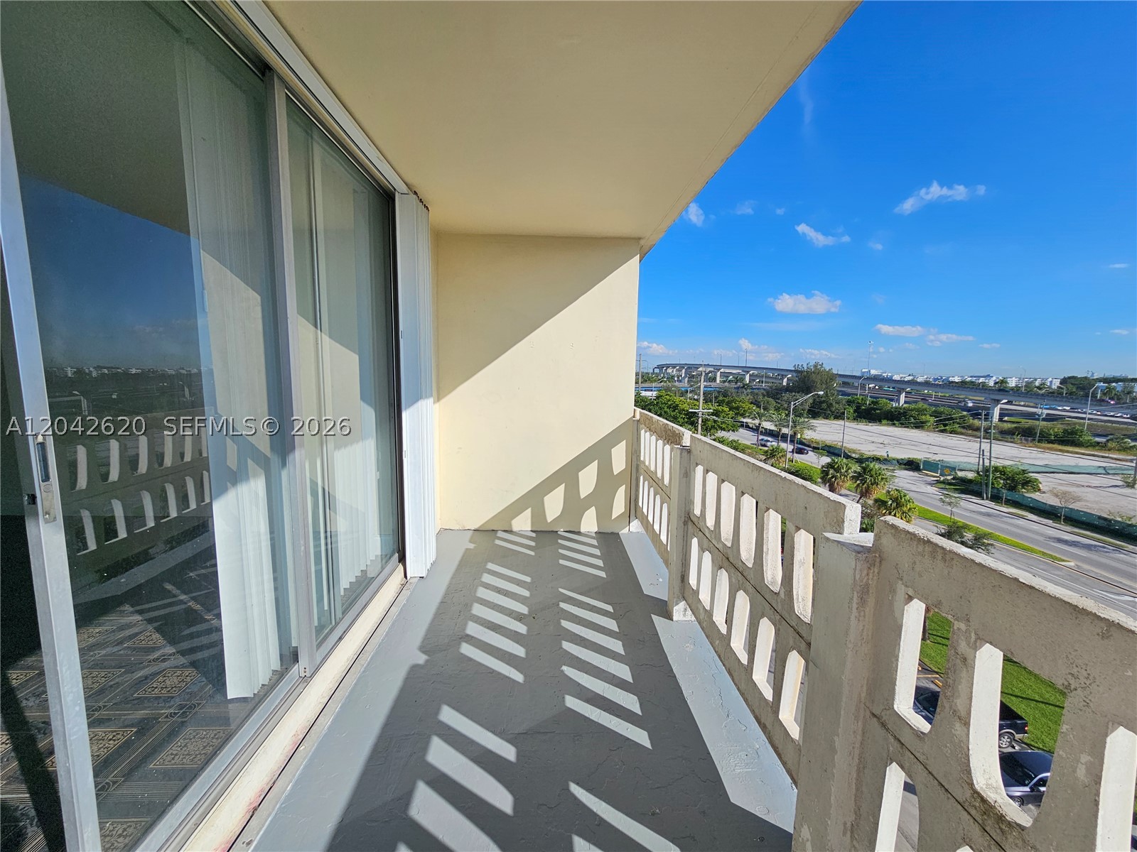 PARKWAY TOWERS - Residential