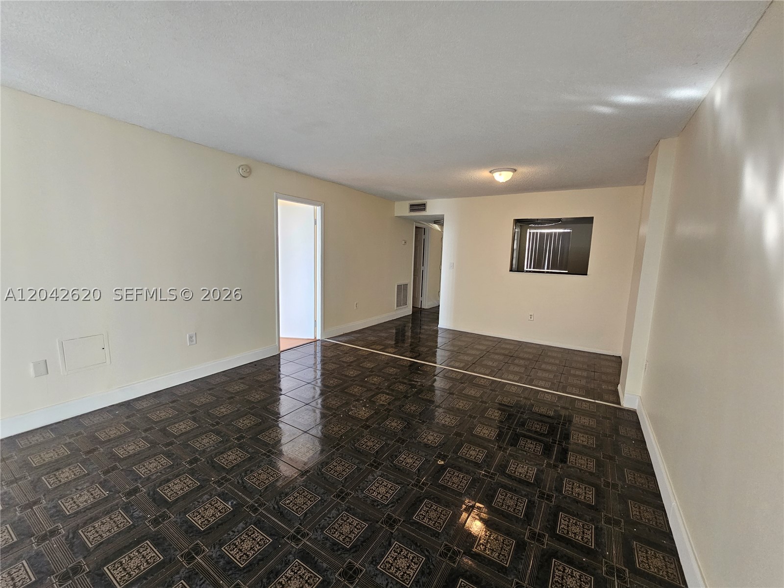 PARKWAY TOWERS - Residential