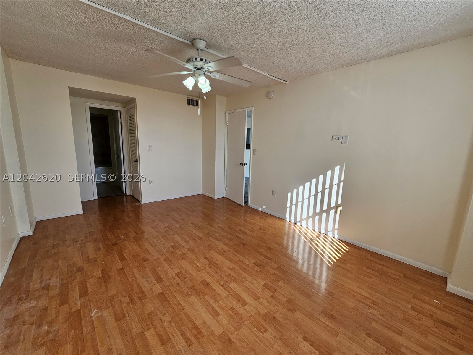 PARKWAY TOWERS - Residential