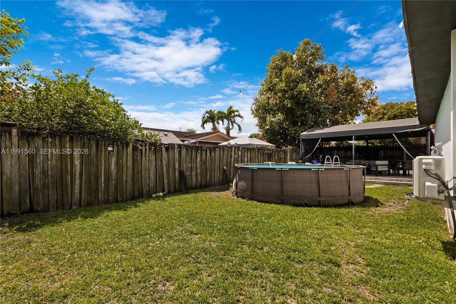 EUGENIA GROVES PARK - Residential