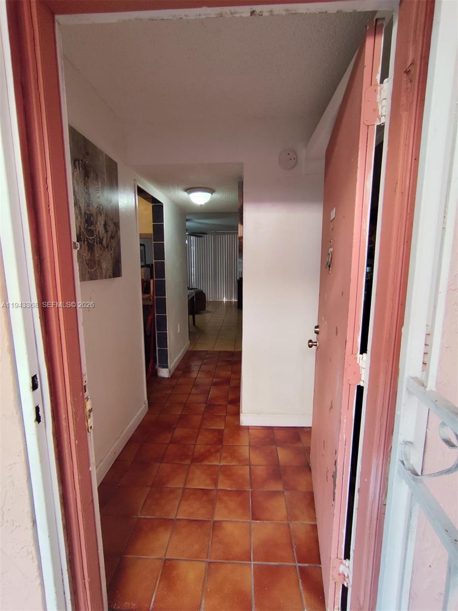 GREAT UNIT FOR SALE IN MIAMI , 2 BEDROOMS 2 BATHROOMS , UNIT RENTED AT $1800  GREAT TENANT. UNIT VERY WELL MAINTAIN , SEND ALL OFFER.