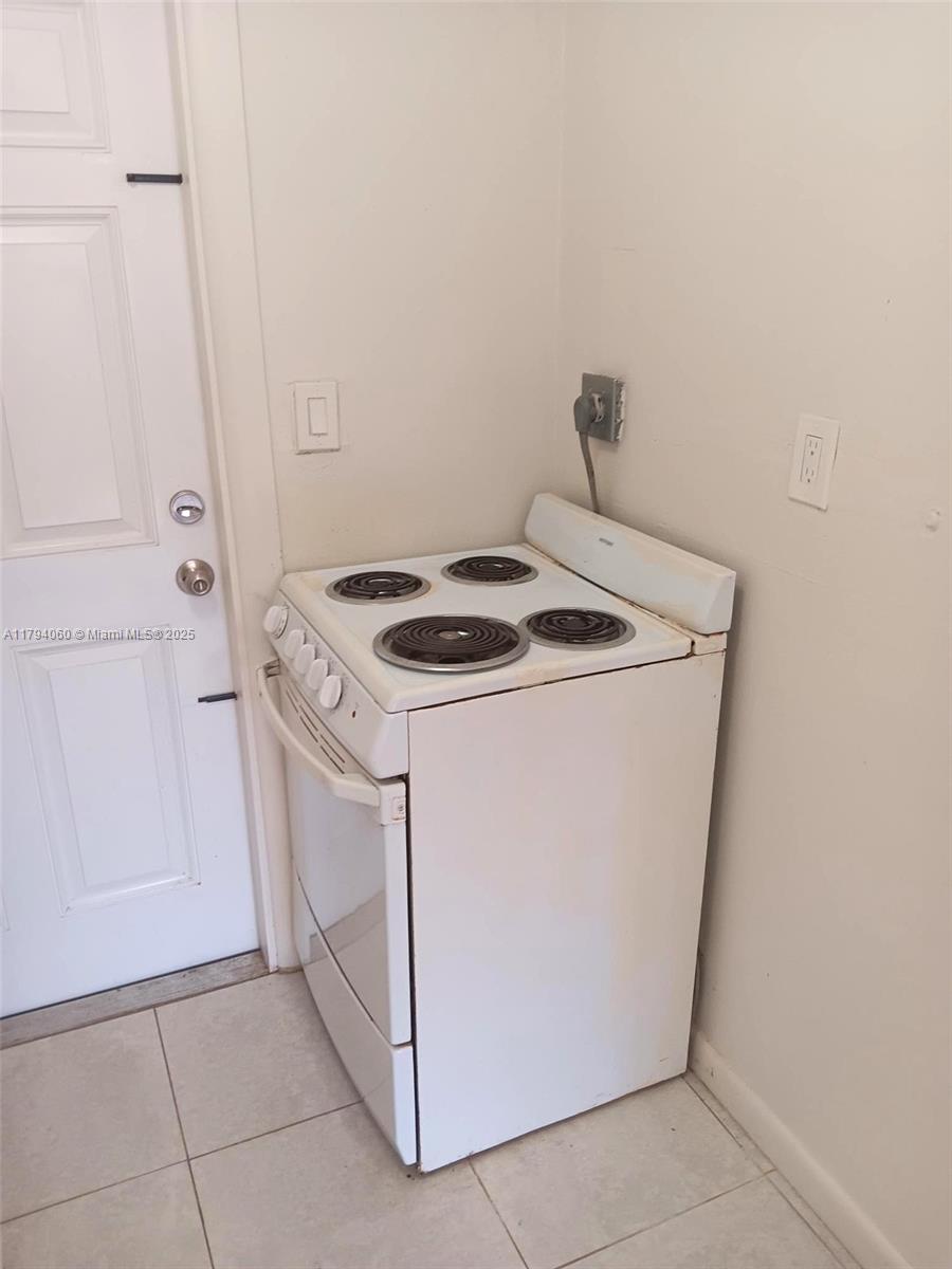 DIXIE GARDENS - Residential Lease