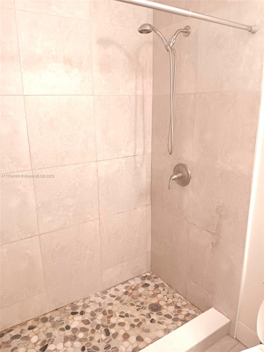 DIXIE GARDENS - Residential Lease