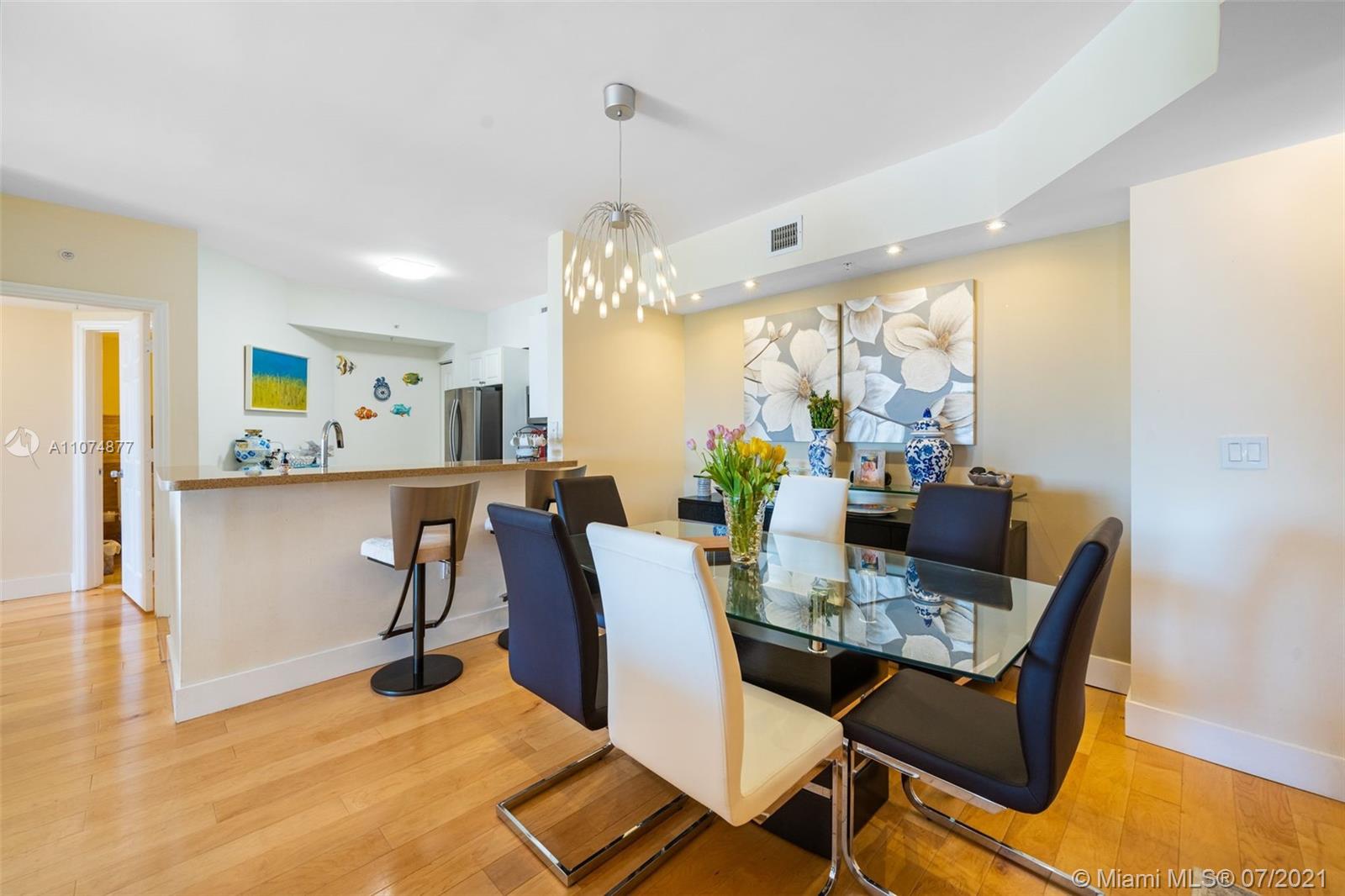 PORTO BELLAGIO CONDO - Residential