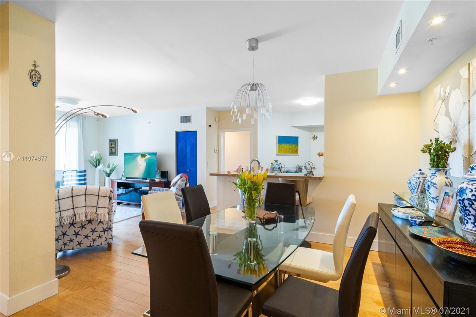 PORTO BELLAGIO CONDO - Residential