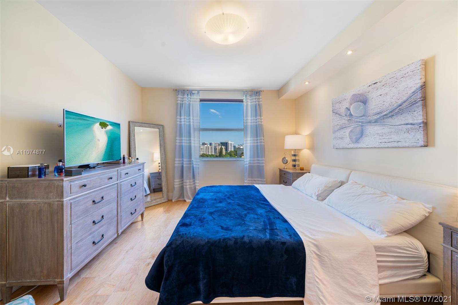 PORTO BELLAGIO CONDO - Residential