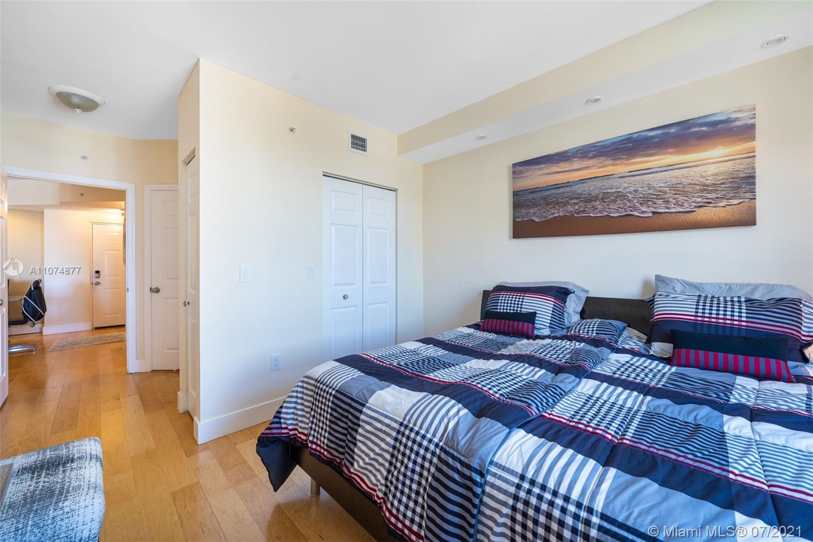PORTO BELLAGIO CONDO - Residential