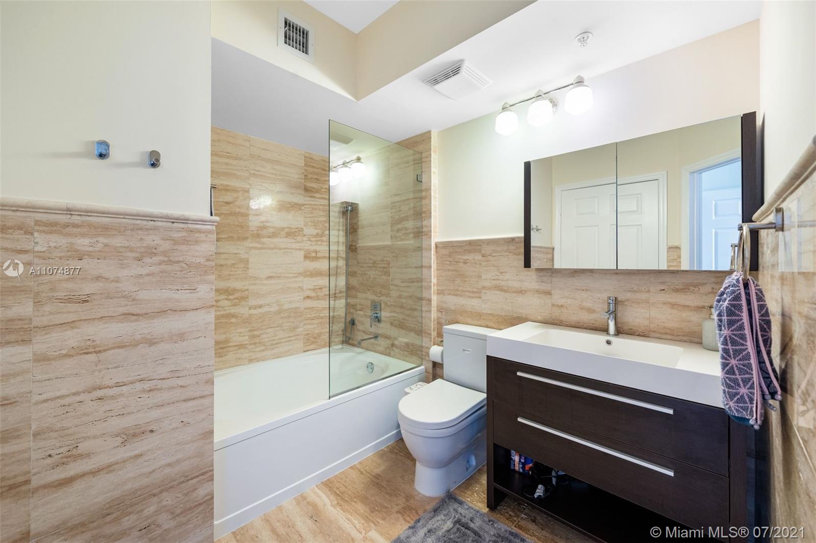 PORTO BELLAGIO CONDO - Residential