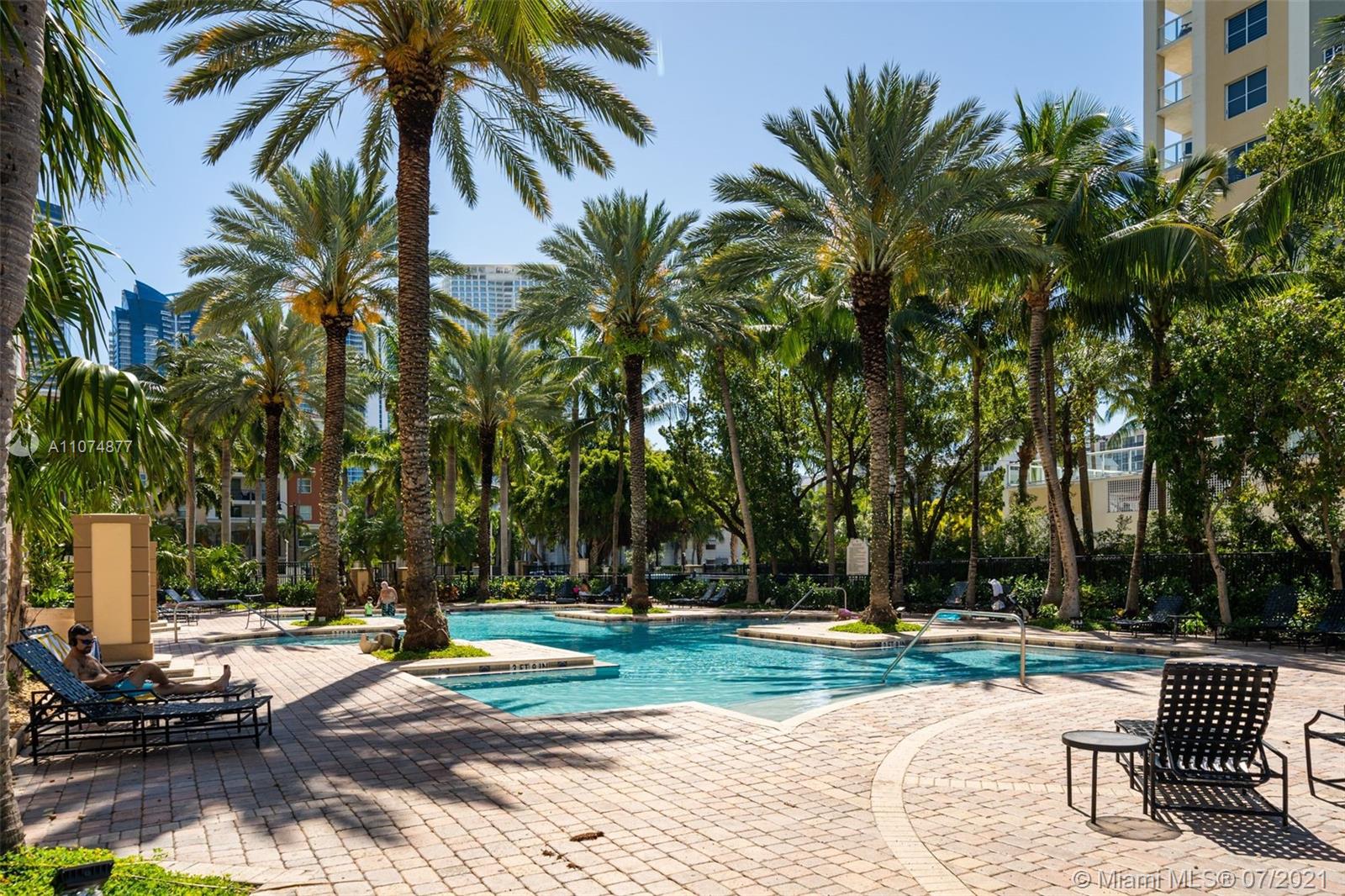 PORTO BELLAGIO CONDO - Residential