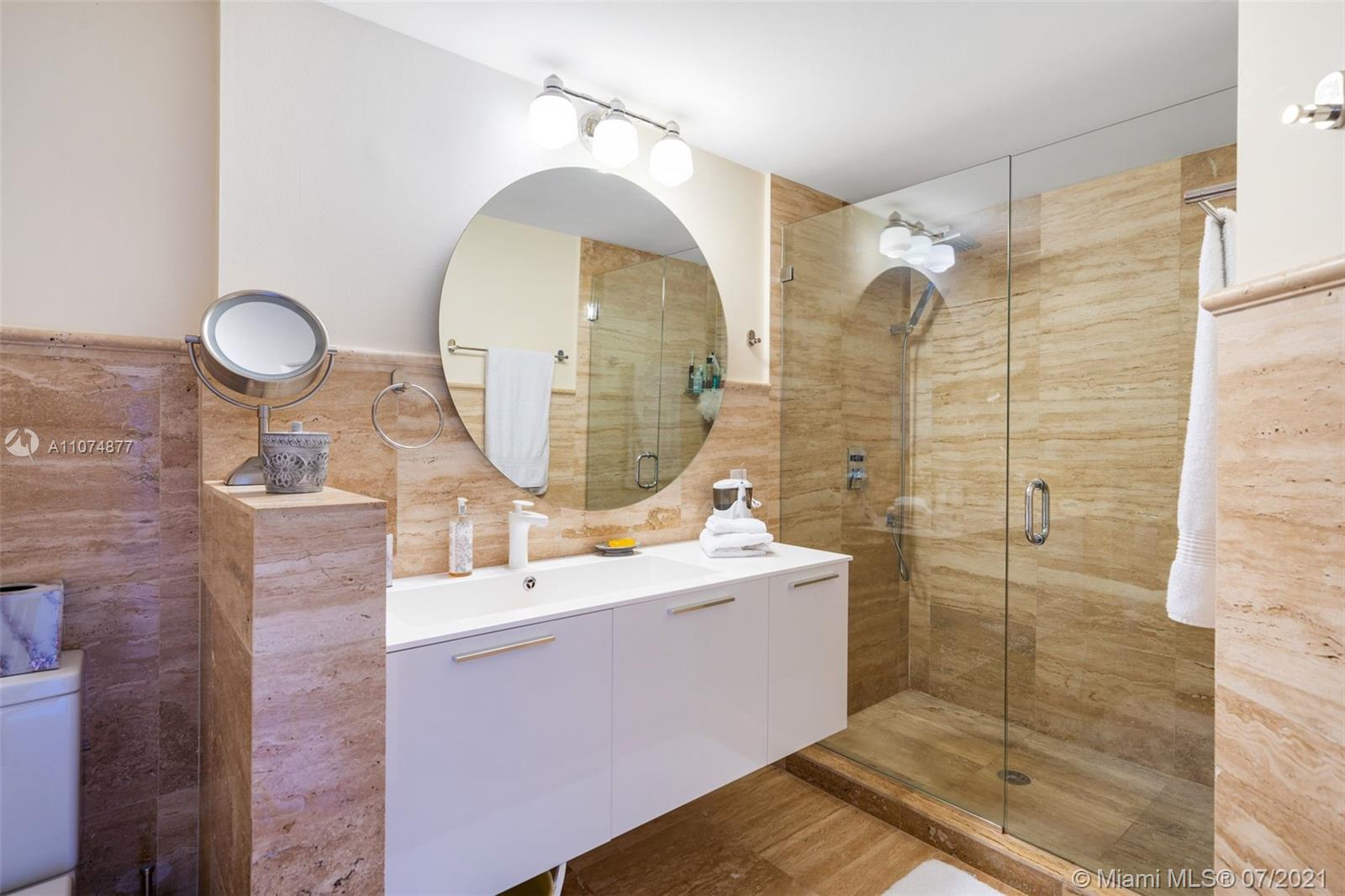 PORTO BELLAGIO CONDO - Residential