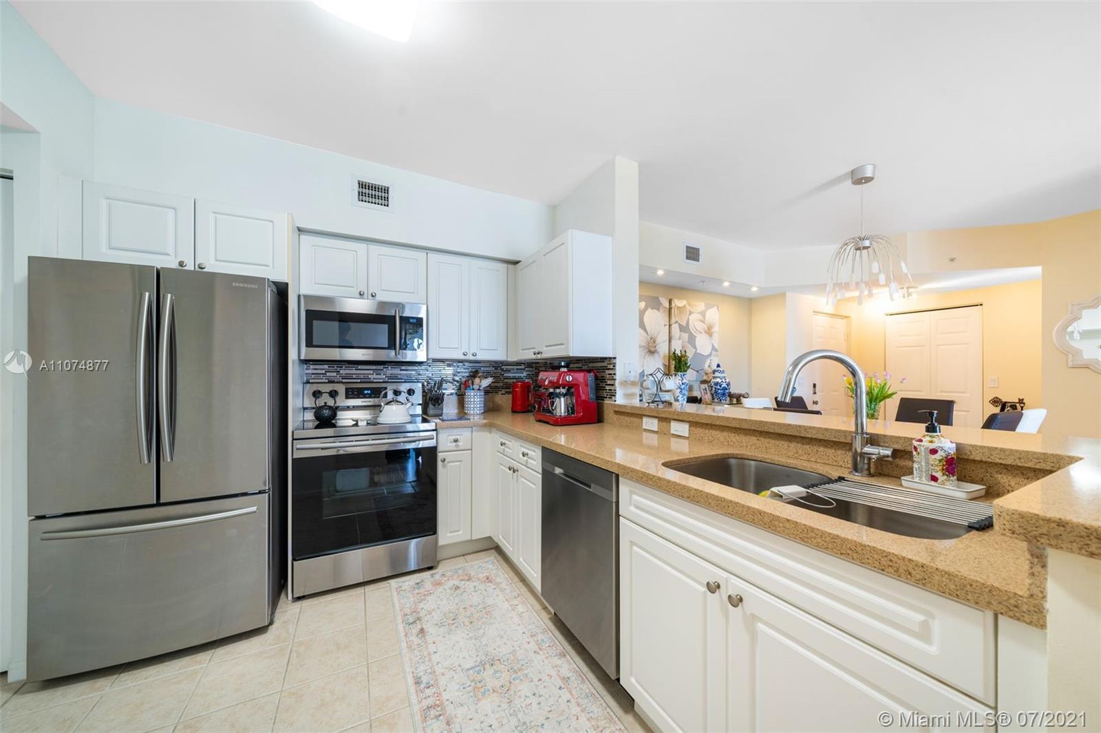 PORTO BELLAGIO CONDO - Residential
