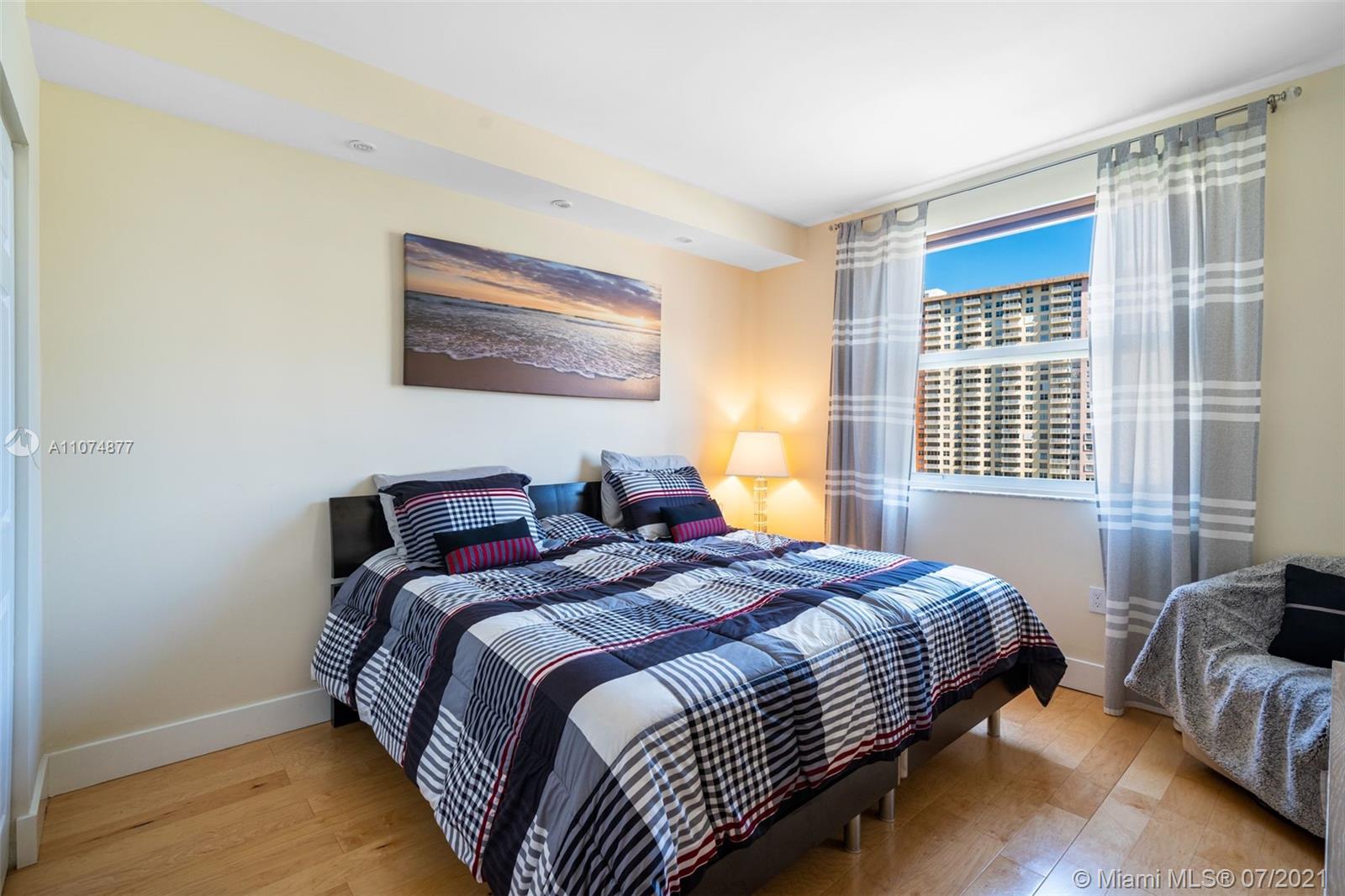 PORTO BELLAGIO CONDO - Residential
