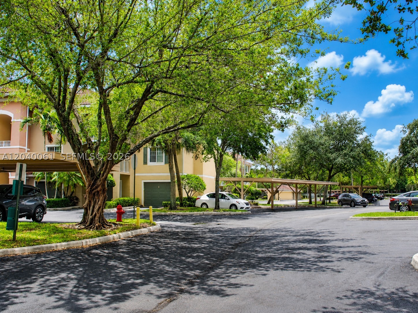 VILLAS AT EMERALD DUNES - Residential