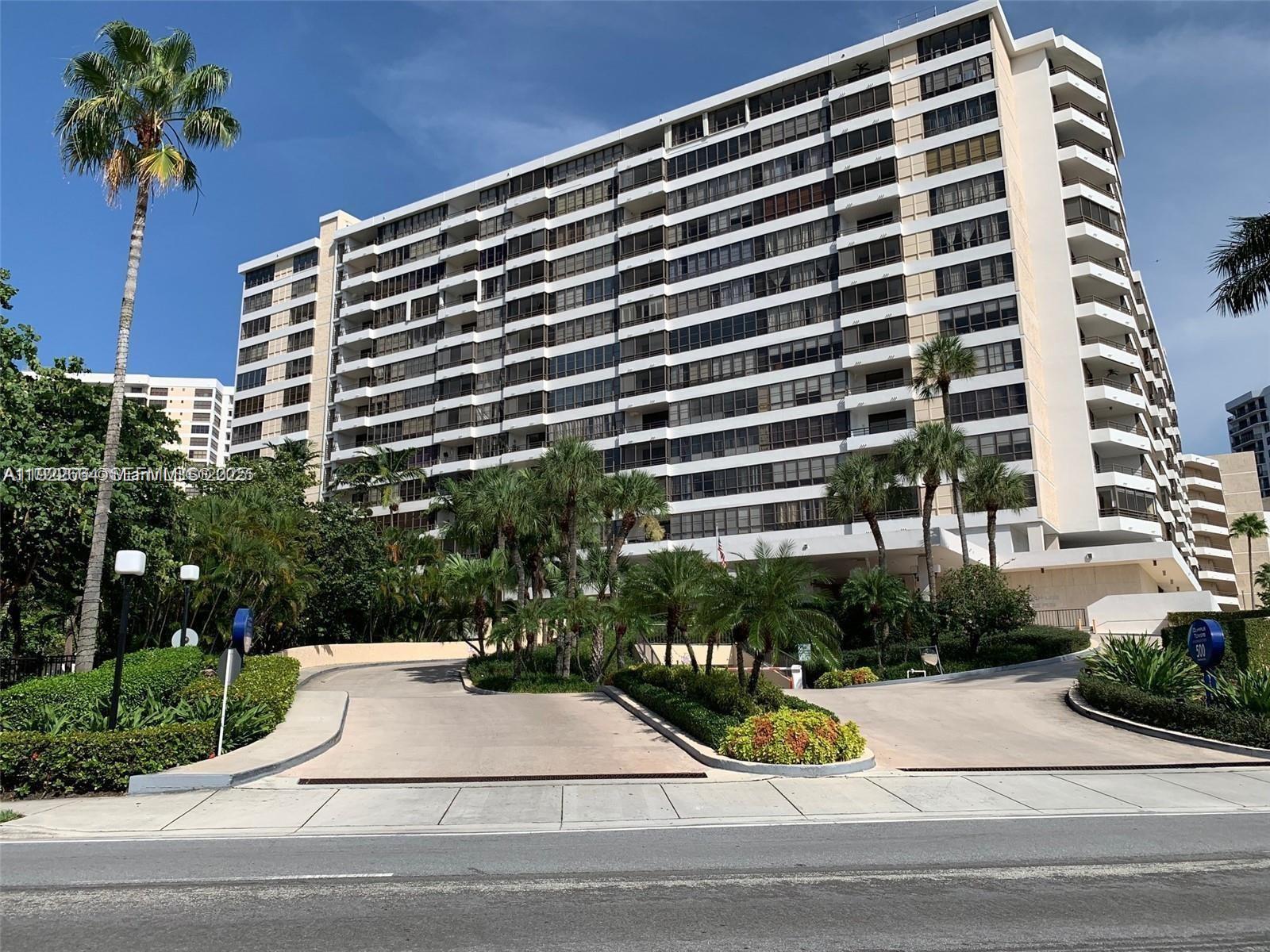 JUST REDUCED AND PRICED TO SELL FAST!!! Great combination of location and luxury living! Enjoy 5 star amenity complex located on beautiful intracoastal with all luxury options- covered gated garage, 24/7 secured lobby, high end gym, two pools, tennis courts and many more. Property is few minutes from the ocean, surrounded by tons of fine dining, several supermarkets, Walmart, banks, parks. Spacious one bedroom with great view, mint condition, wood floors, lots of natural light.Priced to sell! Property is tenant occupied.