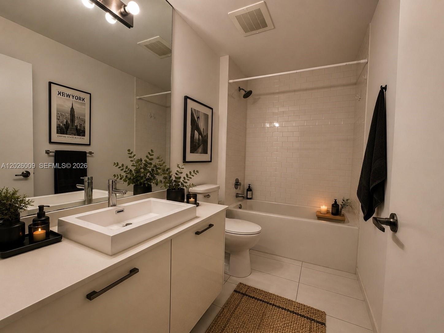 CENTRO CONDO - Residential Lease