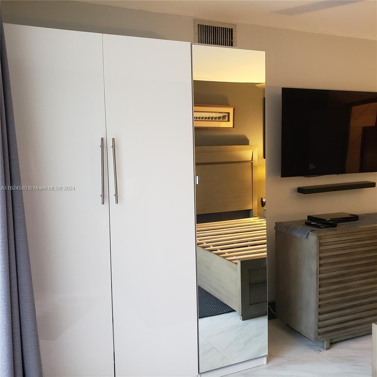 DESOTO PARK CONDO - Residential Lease
