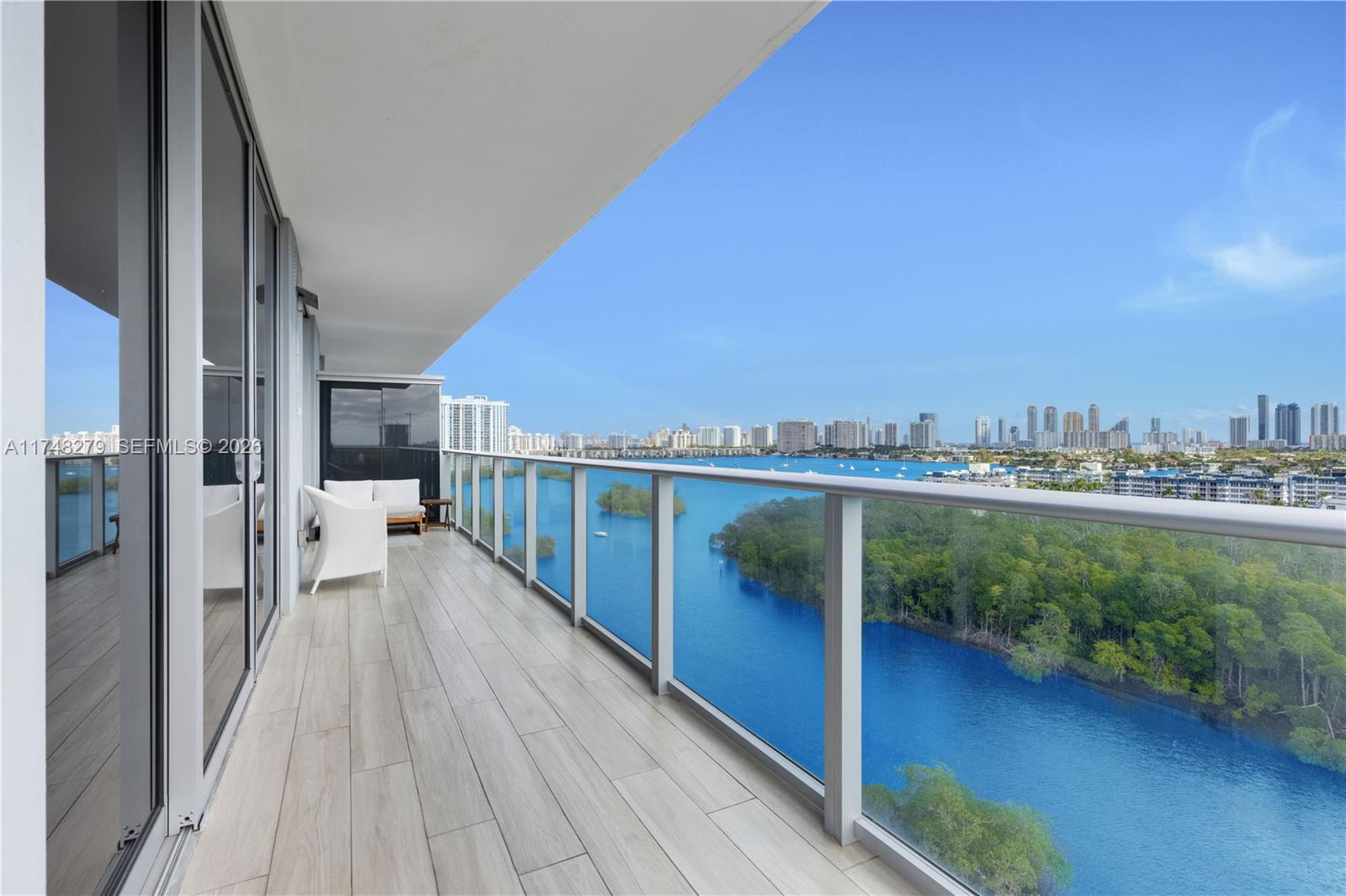 THE HARBOUR SOUTH CONDO - Residential