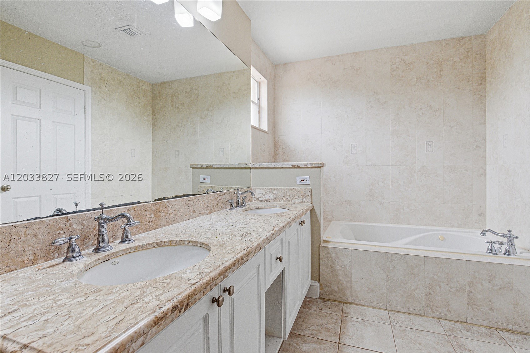 LAKES BY THE BAY SEC 8 - Residential