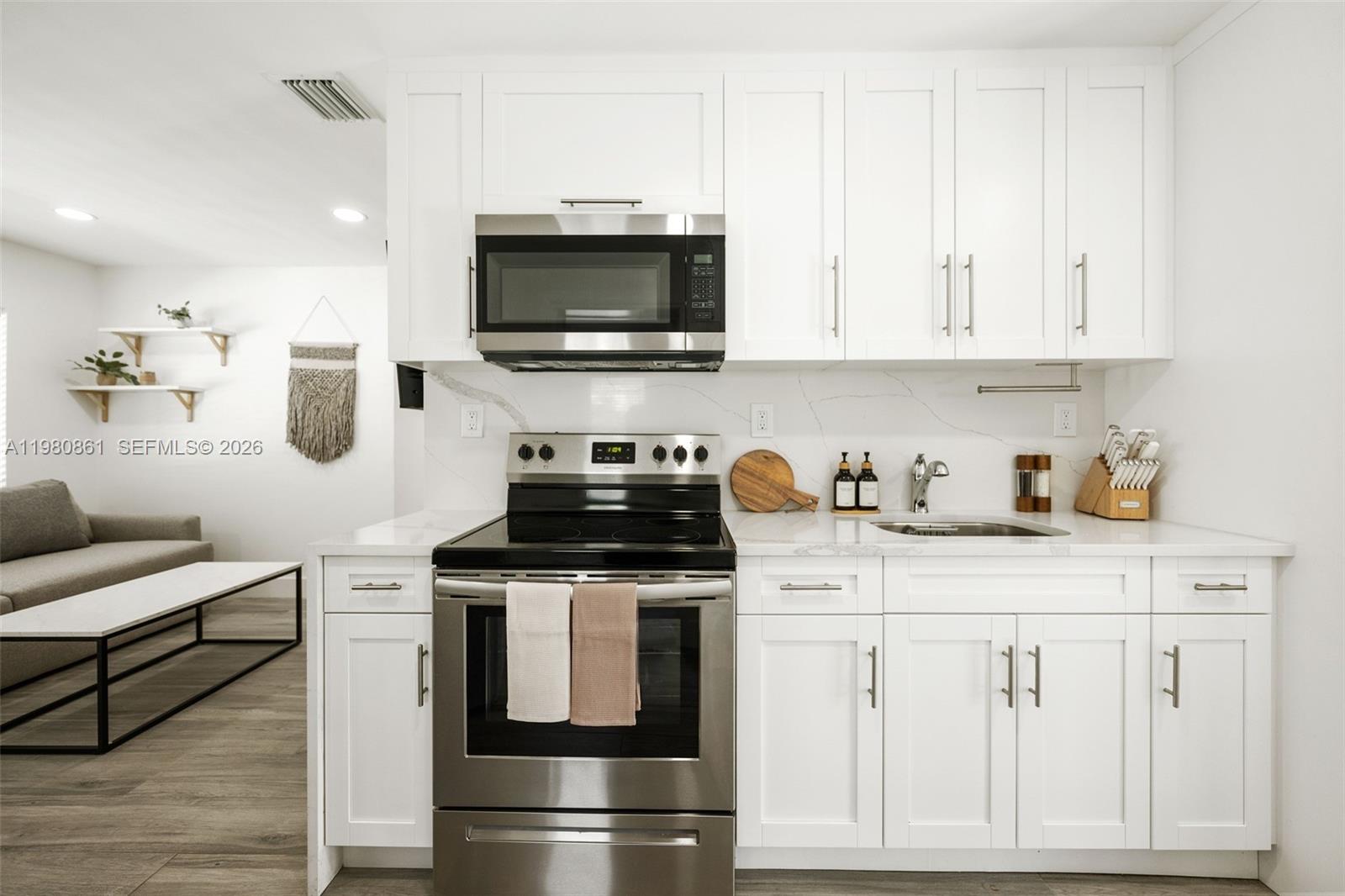 COLLIER MANOR 4TH ADD - Residential