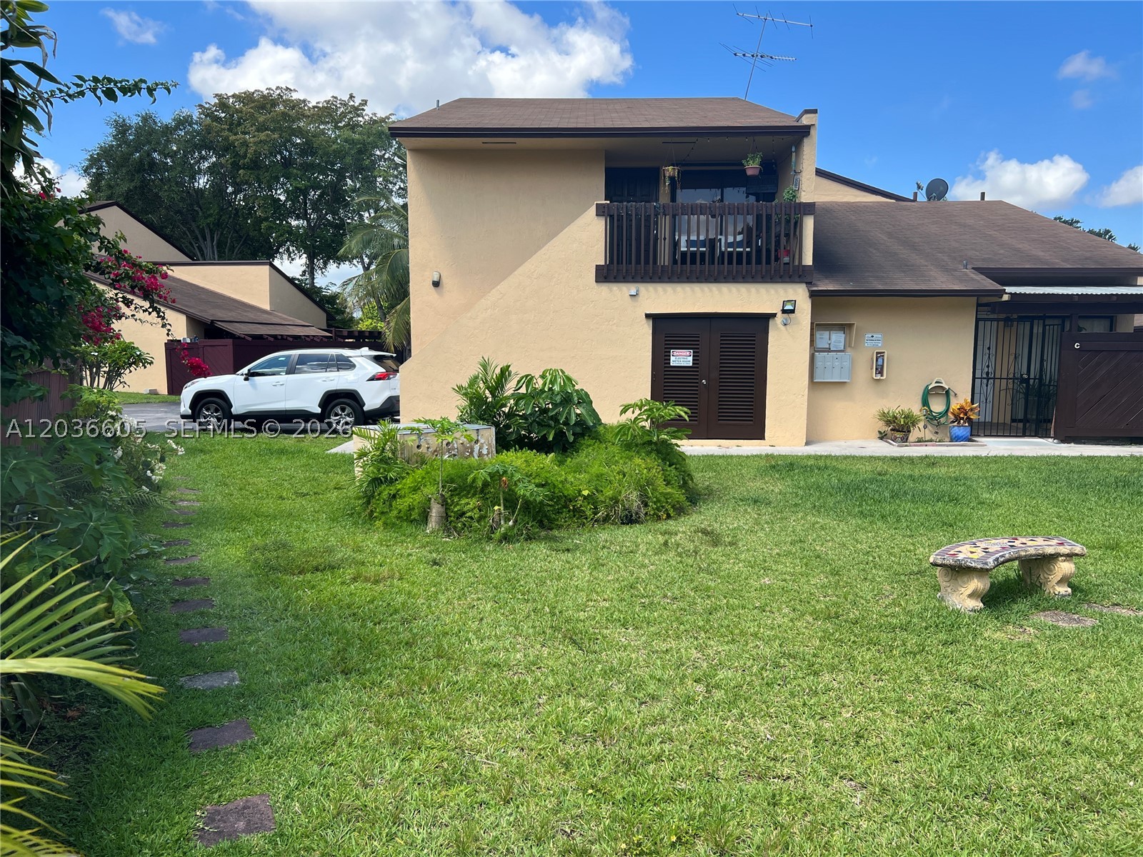ODA HOMES CONDO - Residential Lease