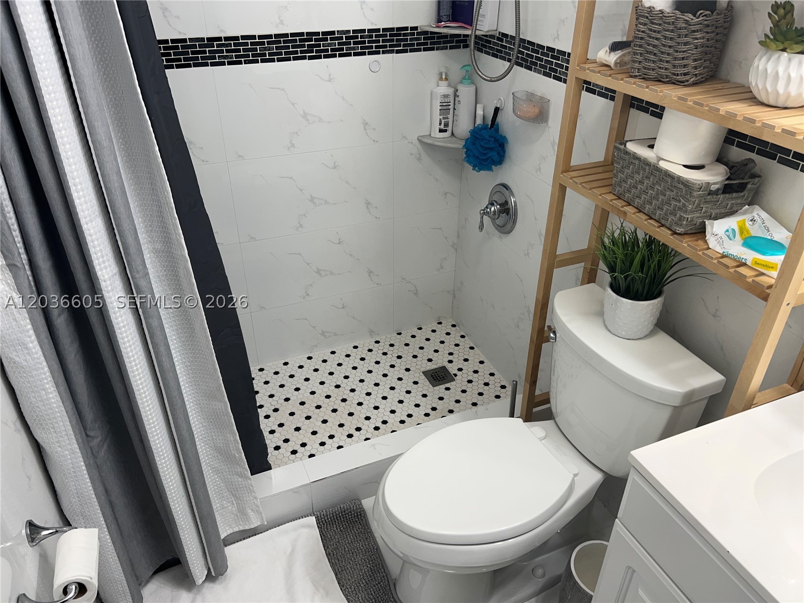 ODA HOMES CONDO - Residential Lease
