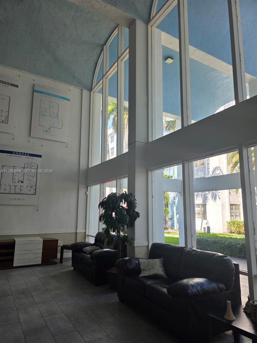 MONTECARLO CONDO - Residential