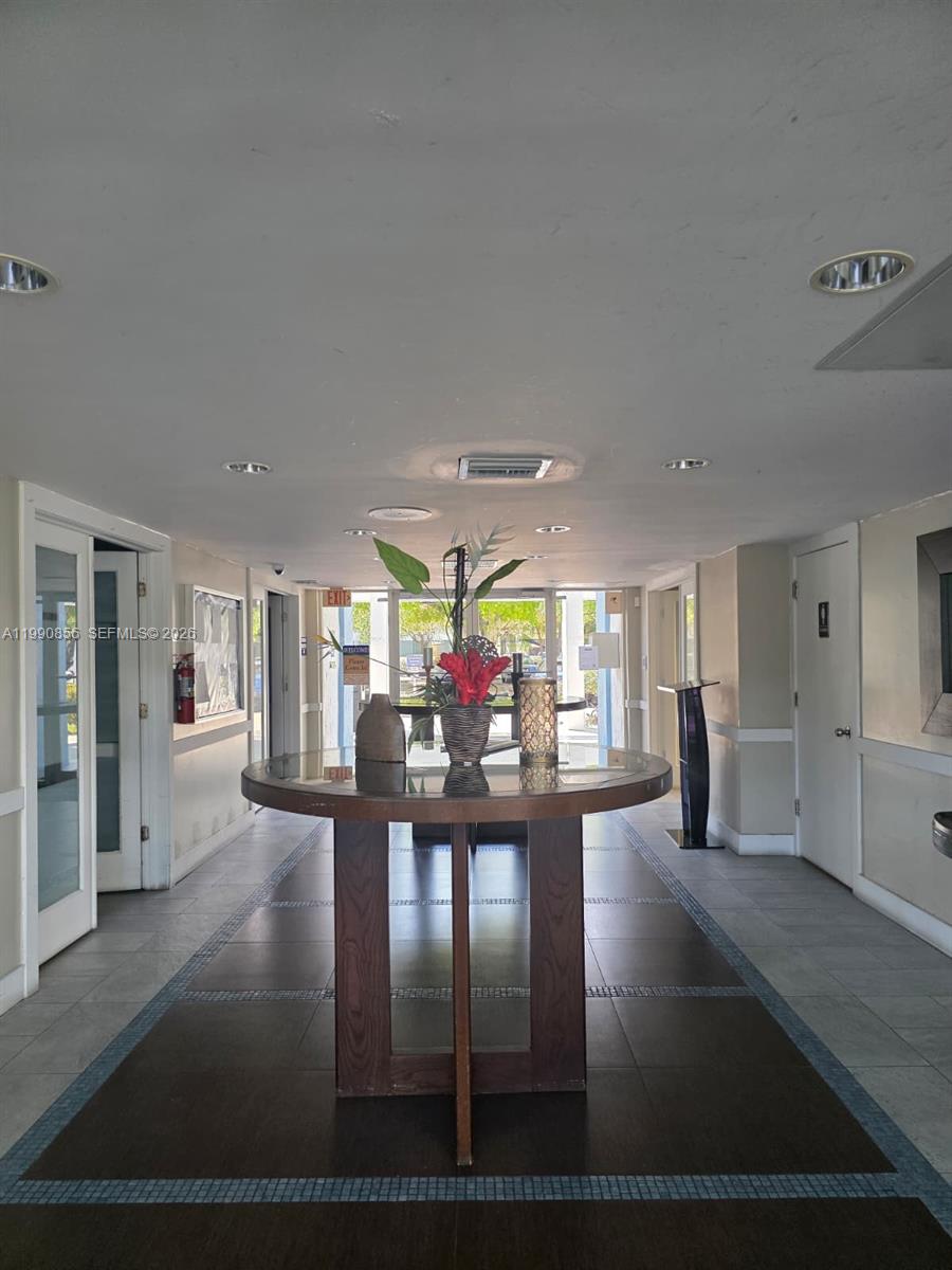 MONTECARLO CONDO - Residential