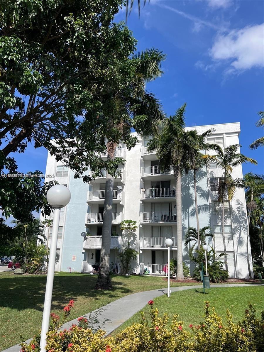 Spacious and cozy unit with brand-new flooring and a private balcony perfect for sunset views. Community with pool, gym, tennis, and laundry on each floor. Currently rented at $1,950/month until July 31, 2026.