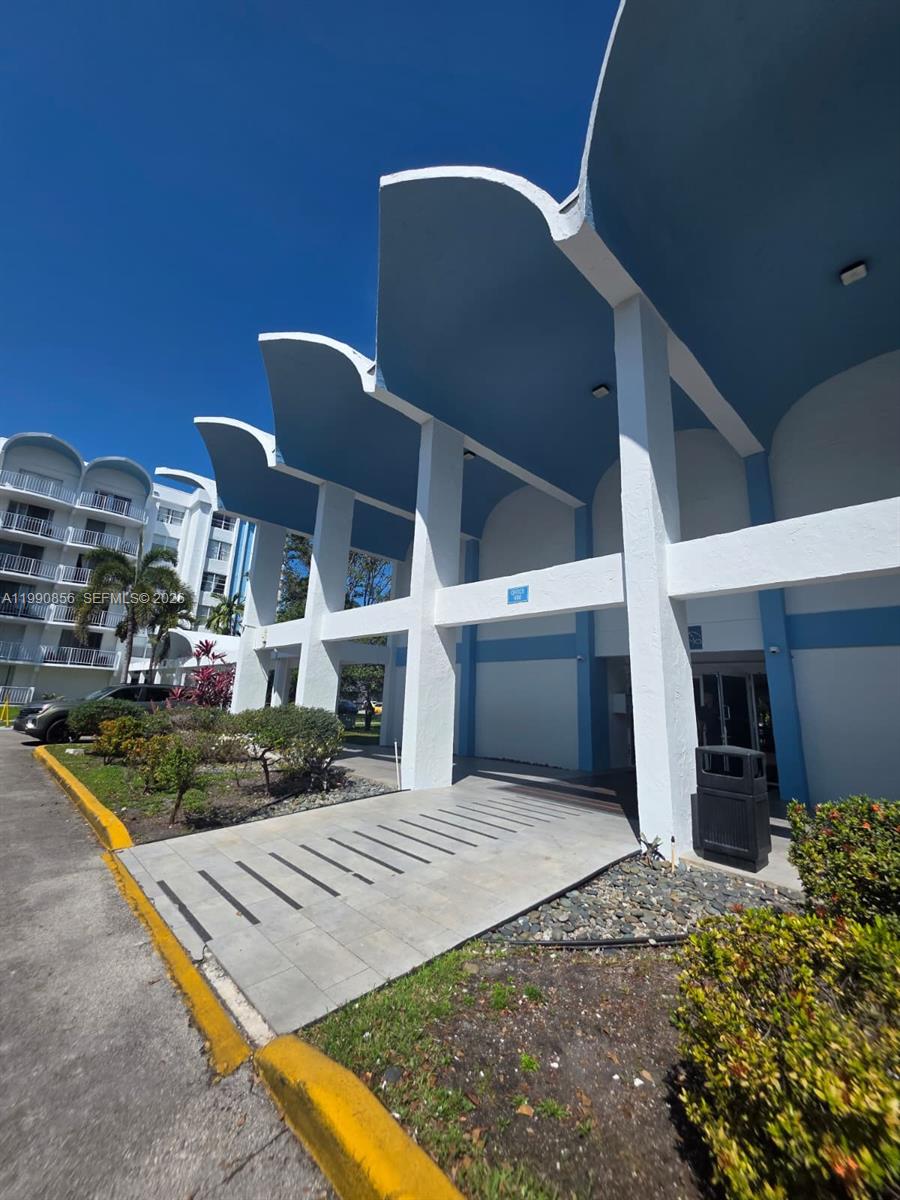 MONTECARLO CONDO - Residential