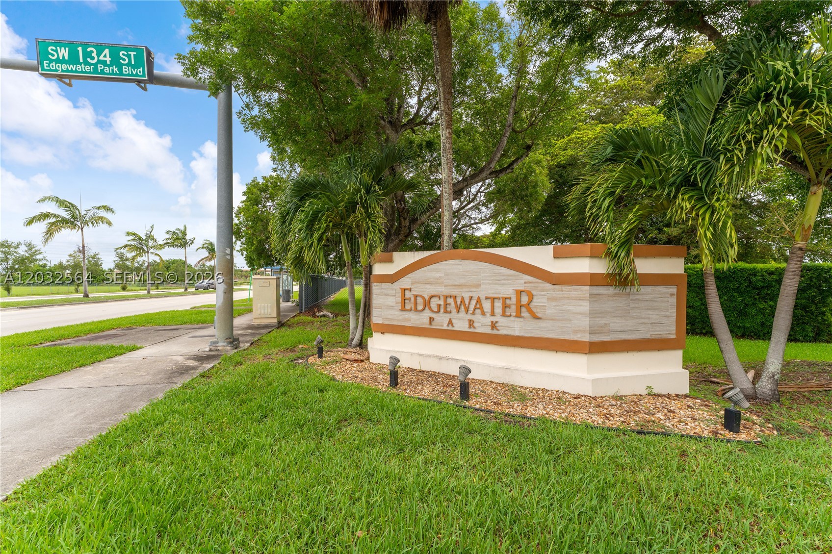 EDGEWATER PARK - Residential