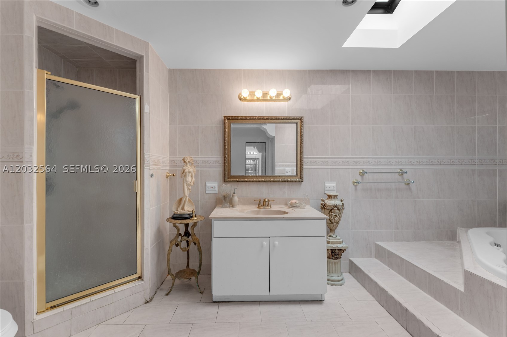 EDGEWATER PARK - Residential