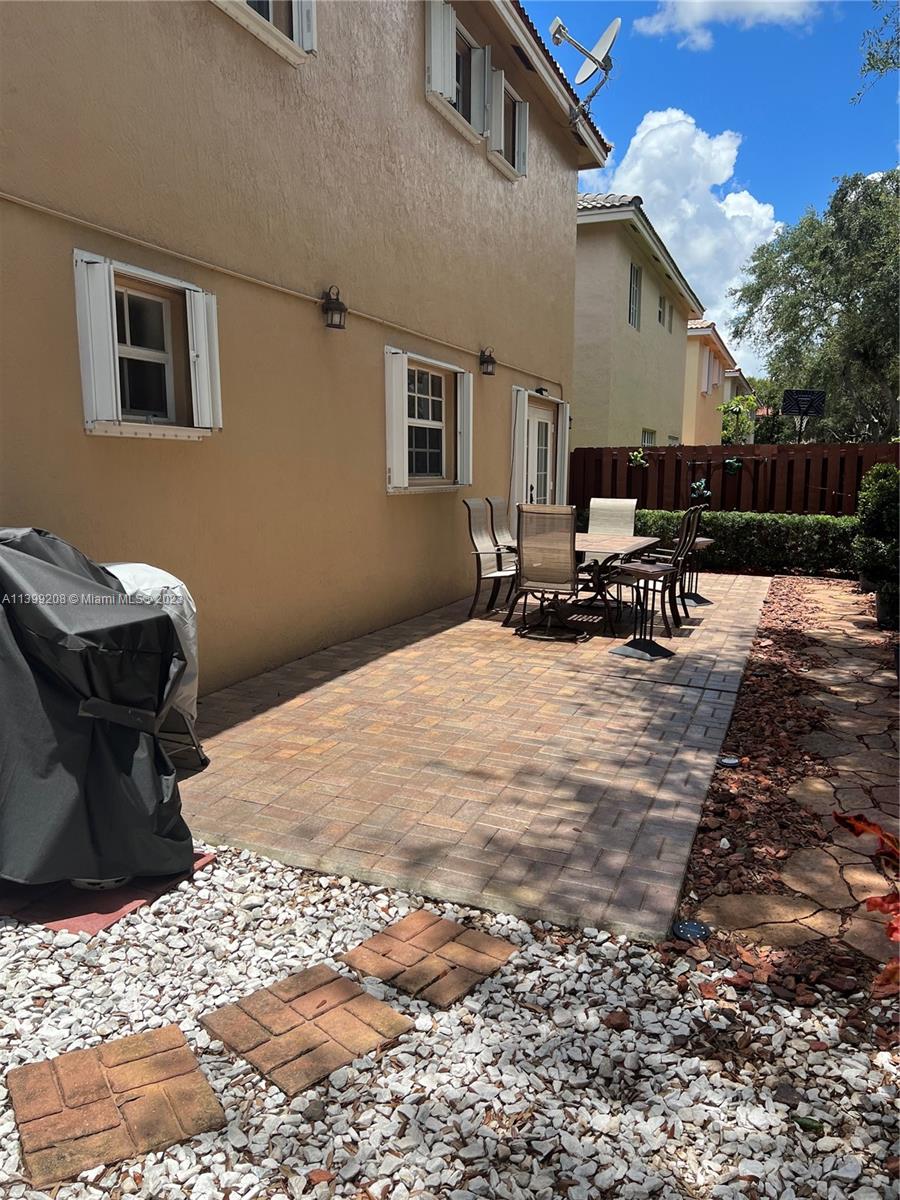 WEDGEWOOD ESTATES - Residential Lease