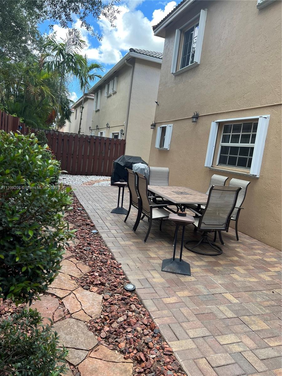 WEDGEWOOD ESTATES - Residential Lease