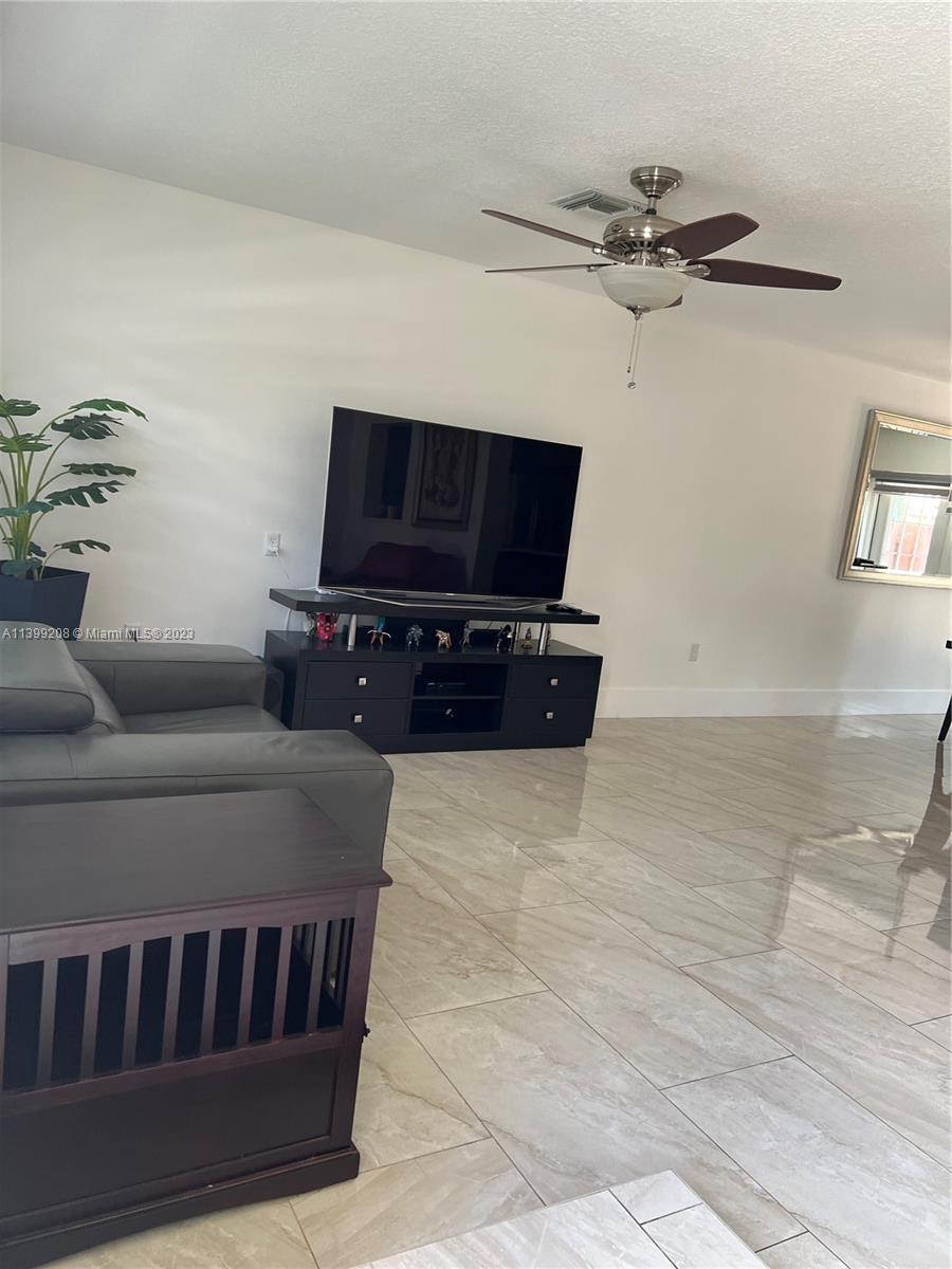 WEDGEWOOD ESTATES - Residential Lease