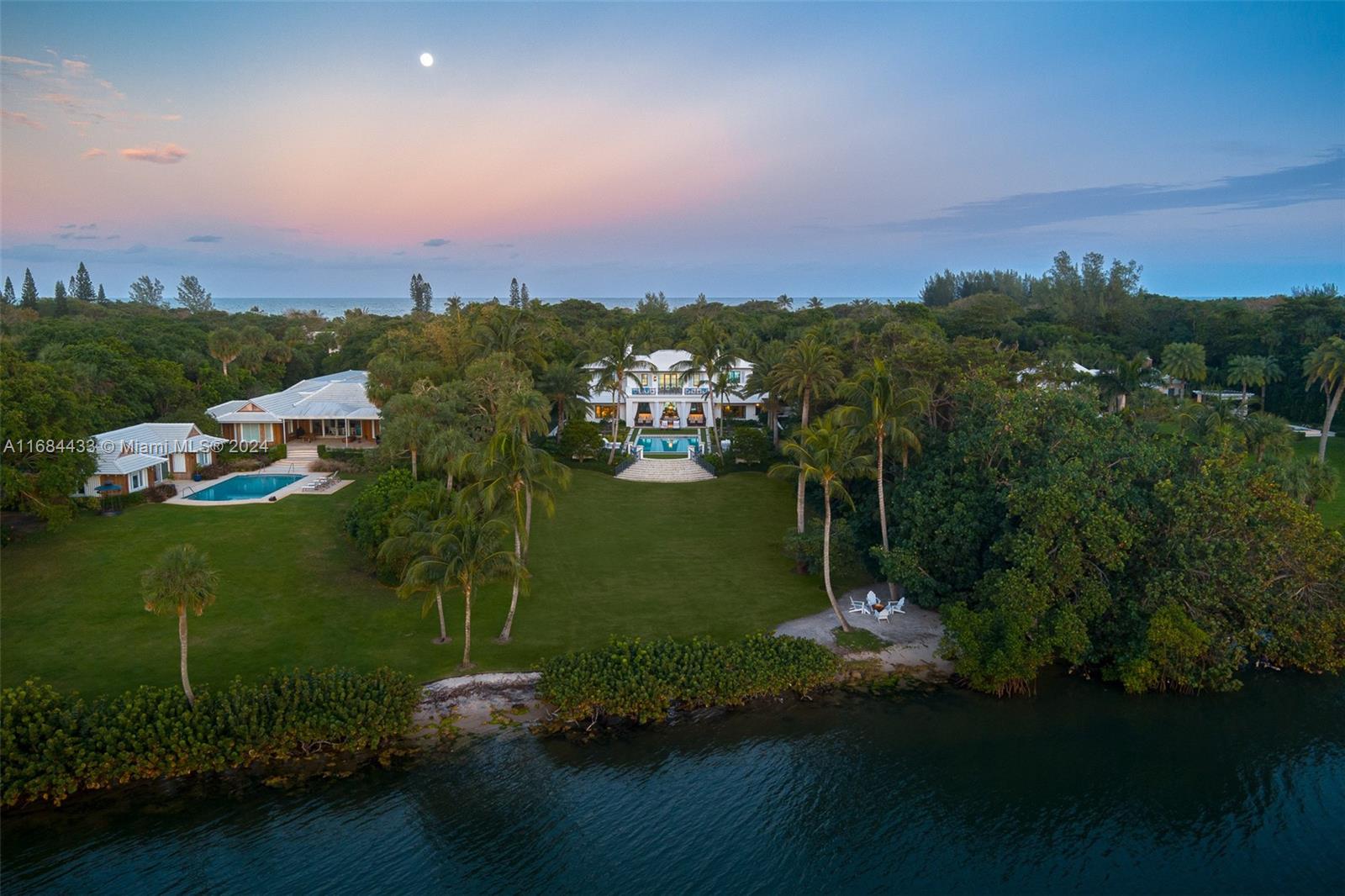 JUPITER ISLAND - Residential