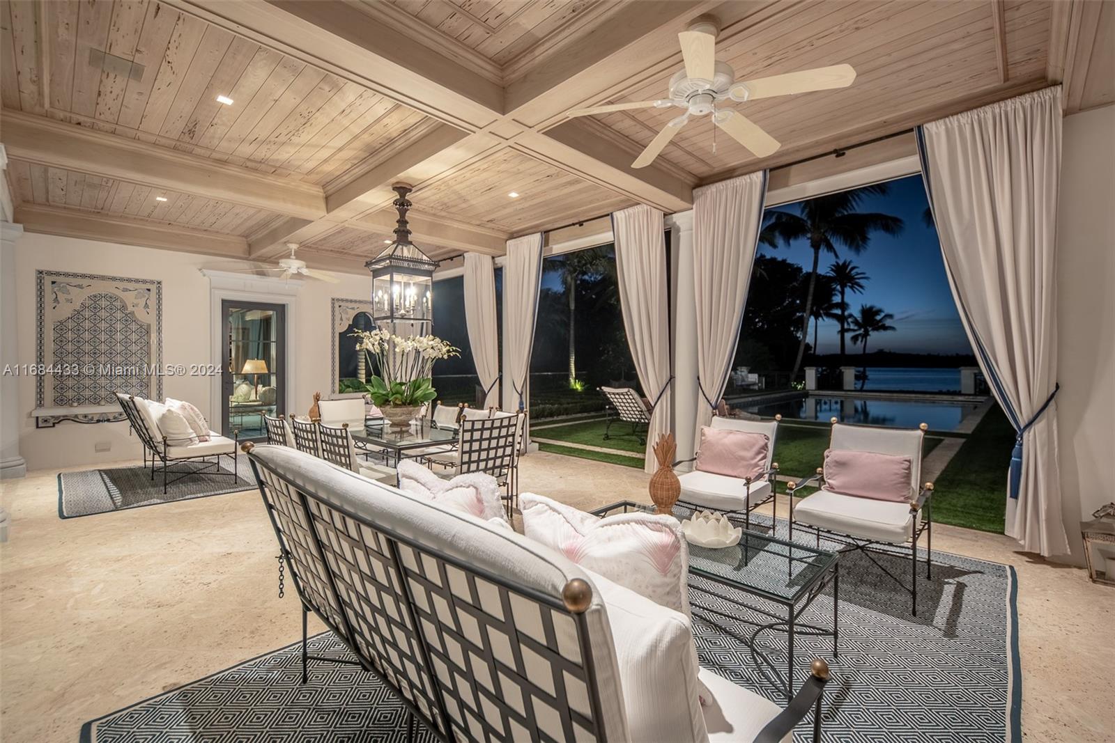 JUPITER ISLAND - Residential