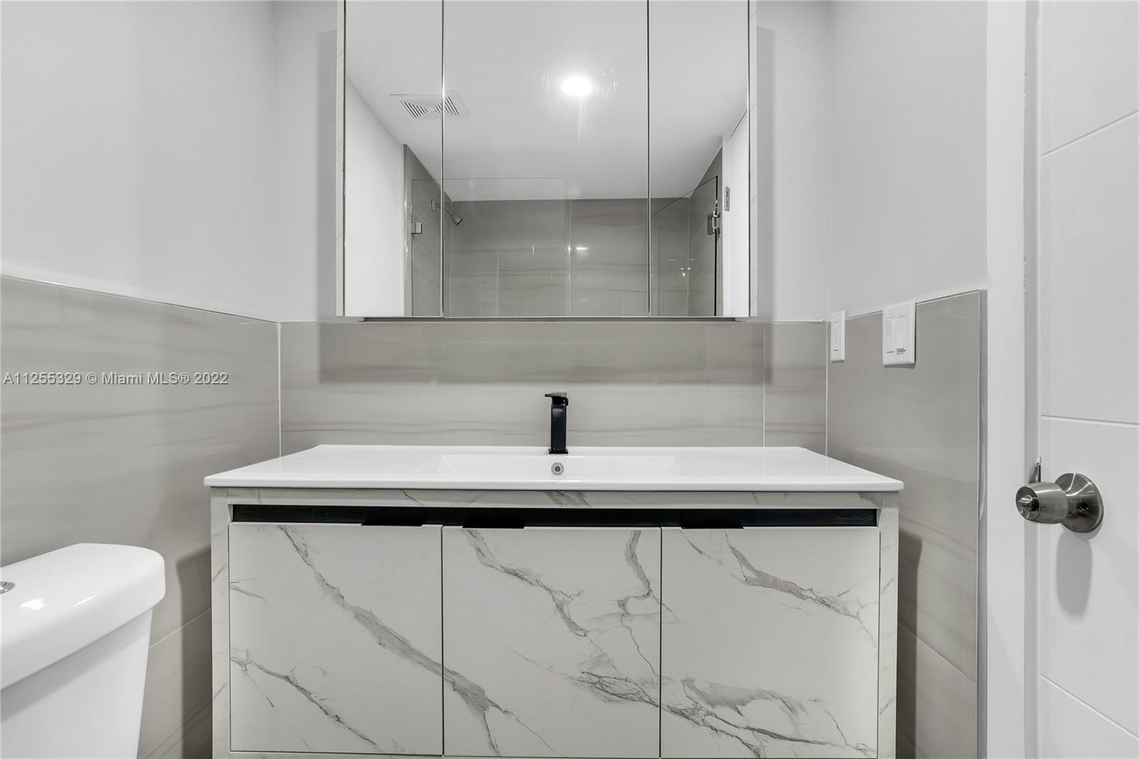 BAYVIEW PALMS CONDO - Residential Lease