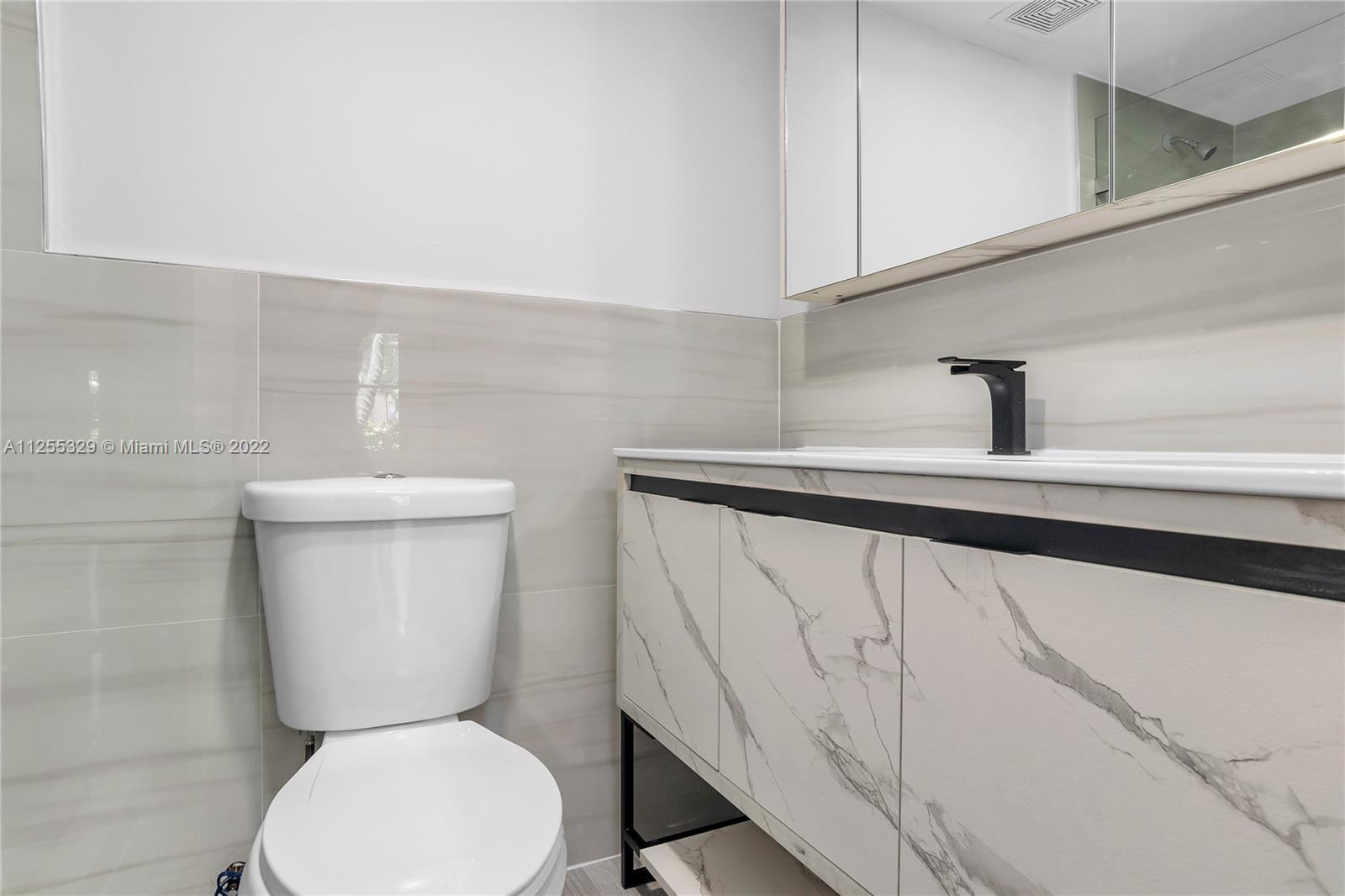 BAYVIEW PALMS CONDO - Residential Lease