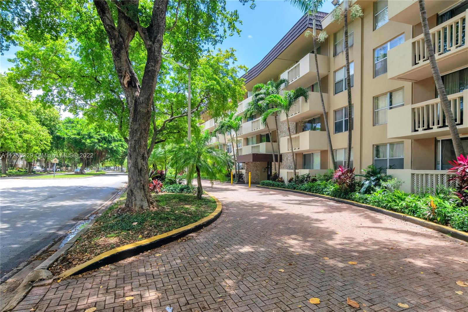 BAYVIEW PALMS CONDO - Residential Lease