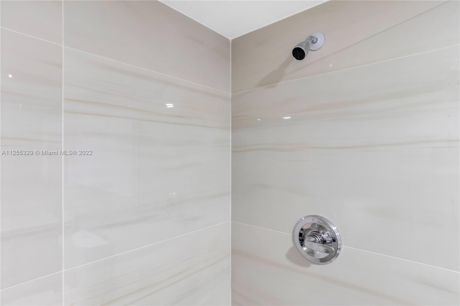 BAYVIEW PALMS CONDO - Residential Lease