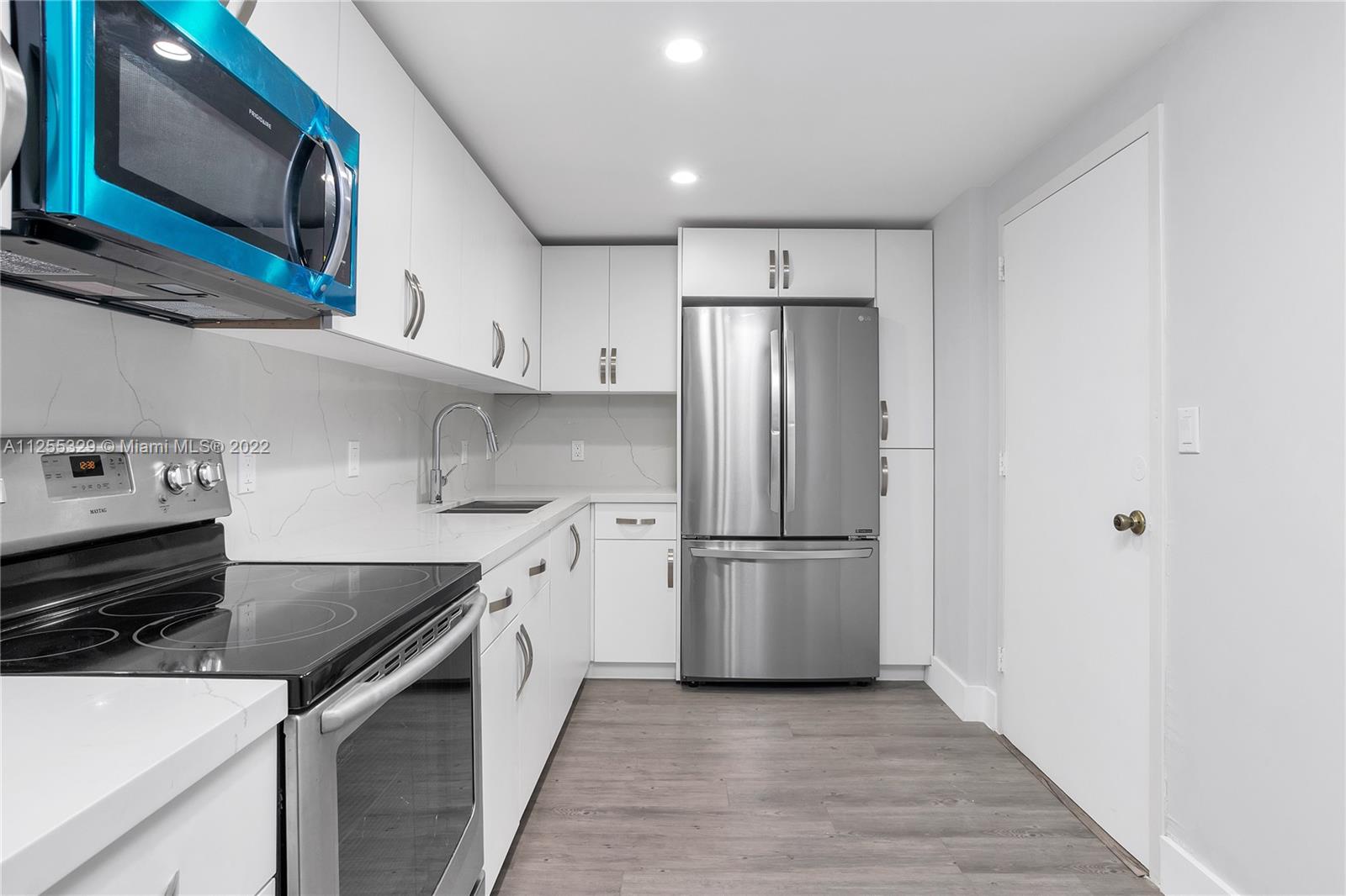 BAYVIEW PALMS CONDO - Residential Lease