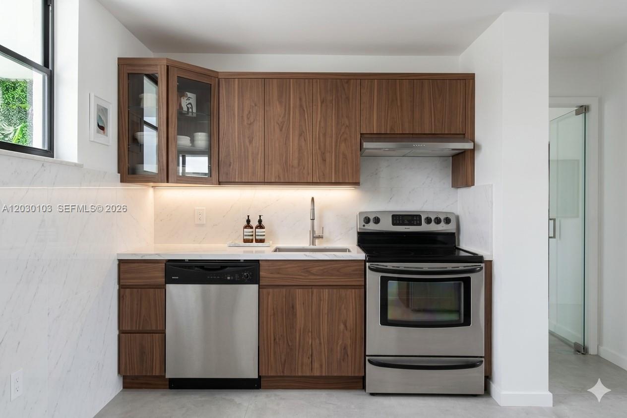 1750 JAMES APARTMENTS CON - Residential