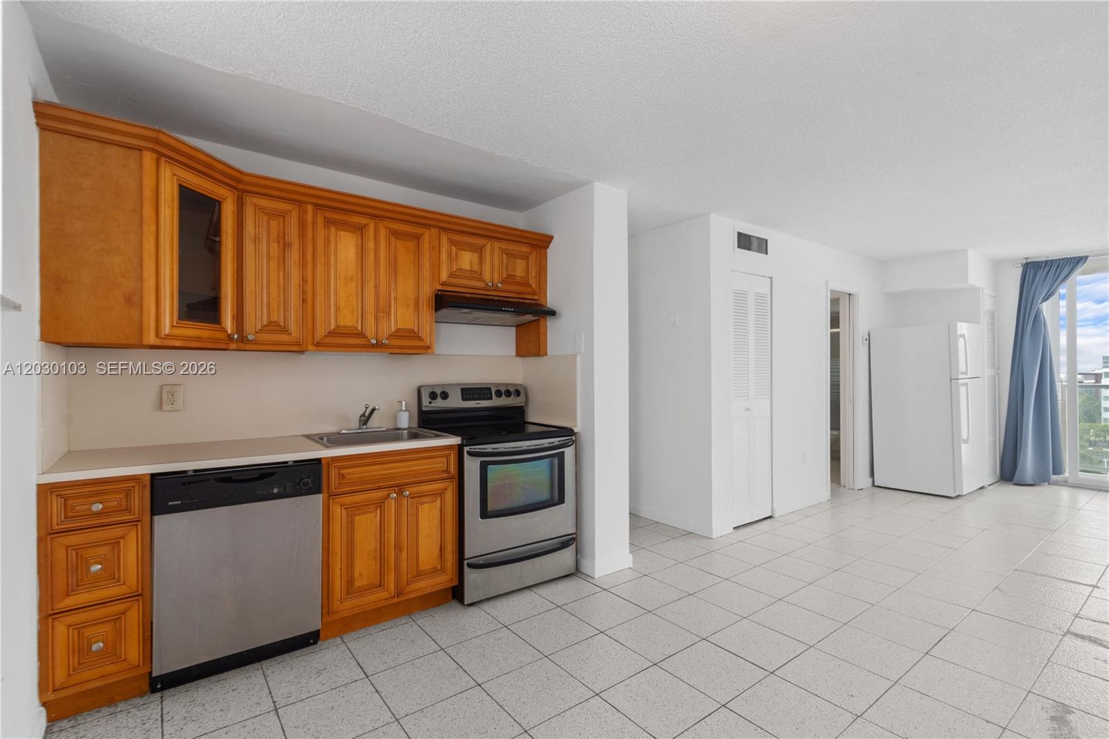 1750 JAMES APARTMENTS CON - Residential