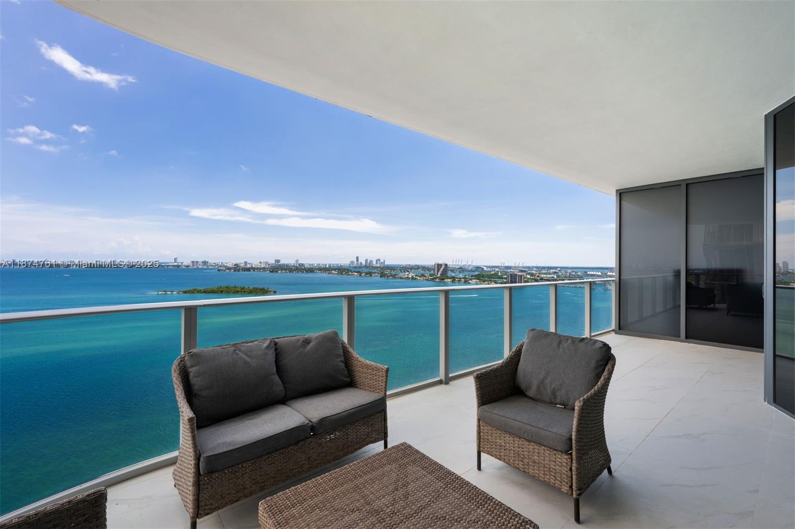 BAY BREEZE - Residential
