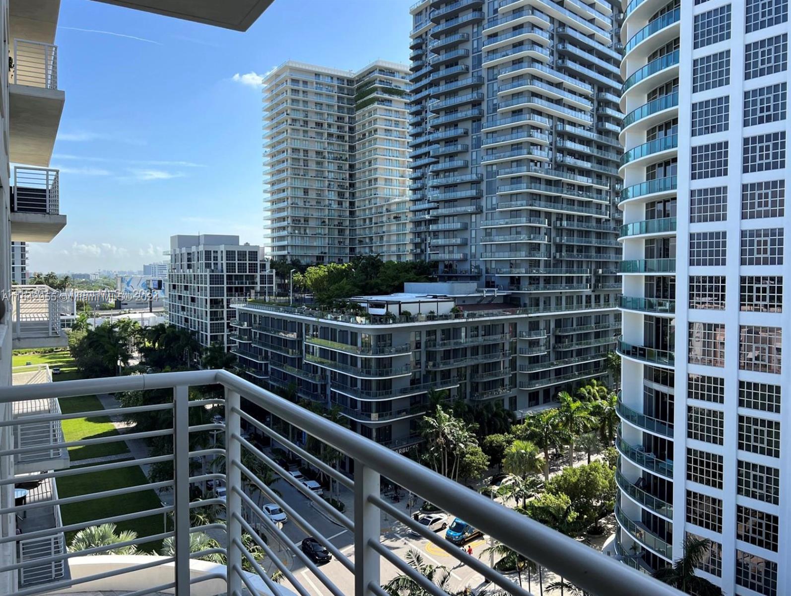 MIDBLOCK MIAMI CONDO - Residential Lease