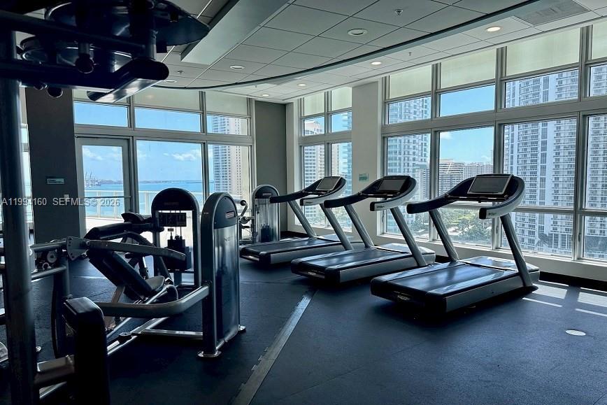 MET 1 CONDO - Residential