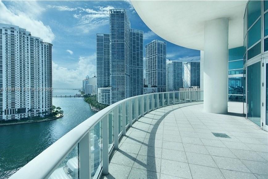MET 1 CONDO - Residential