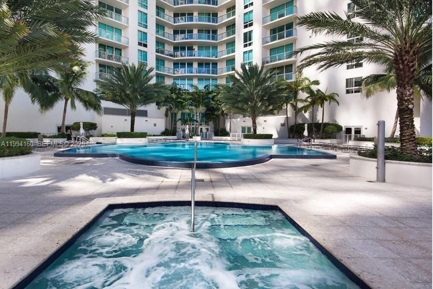 MET 1 CONDO - Residential